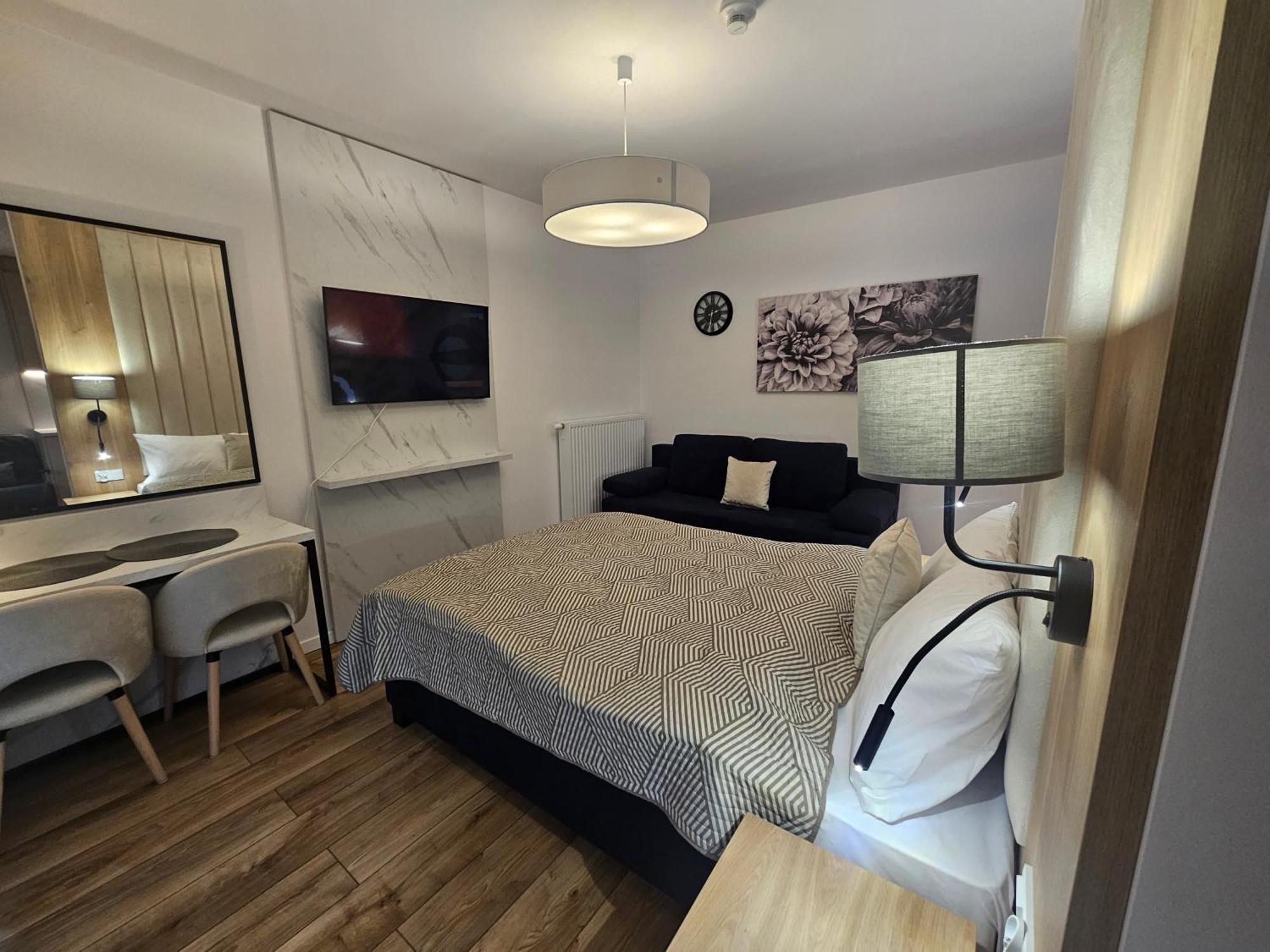 City Sense New Apartments - Main Station And City Center ヴロツワフ エクステリア 写真