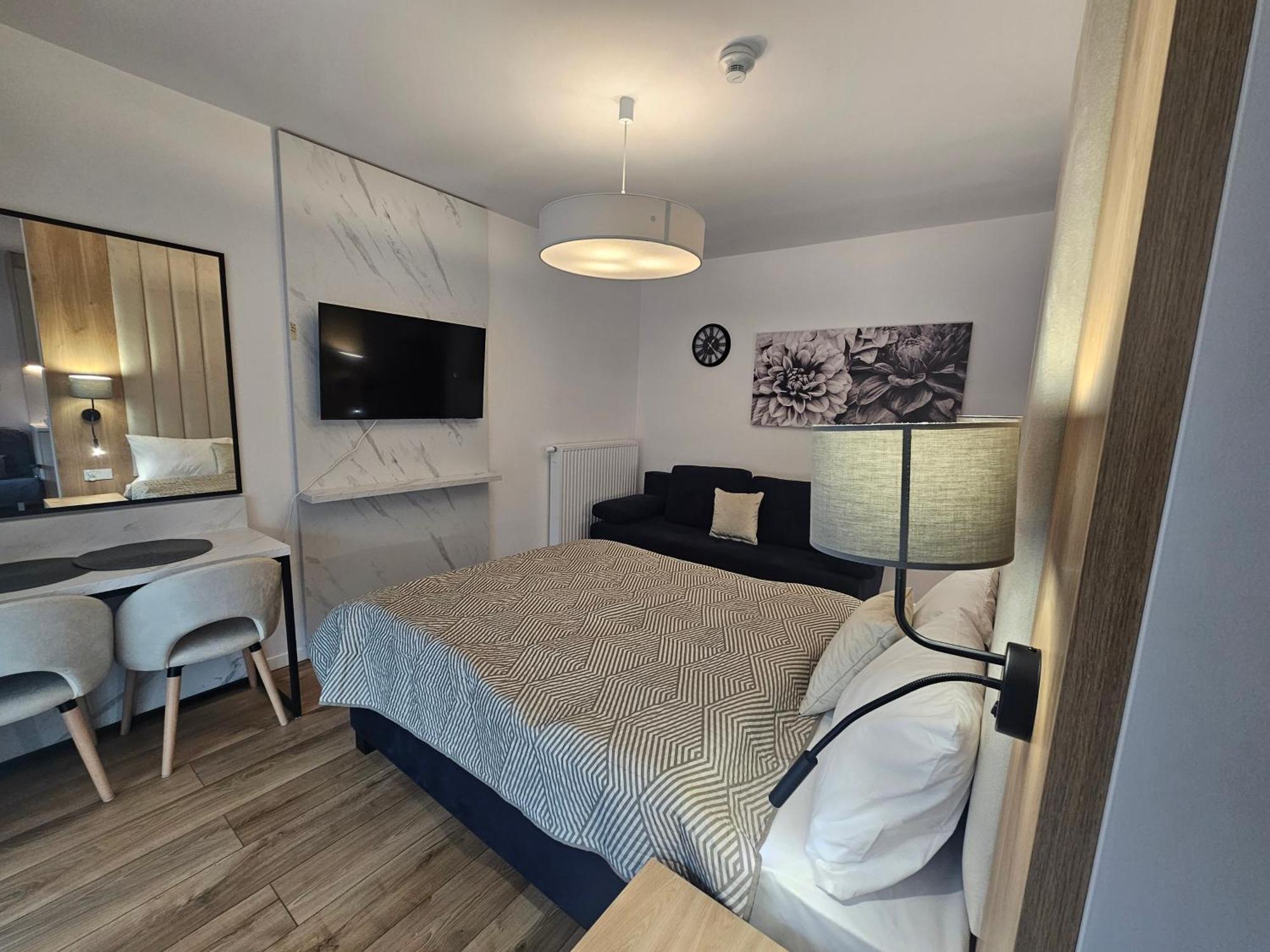 City Sense New Apartments - Main Station And City Center ヴロツワフ エクステリア 写真